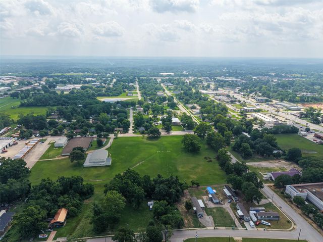 403 Young Street, Willis, TX 77378