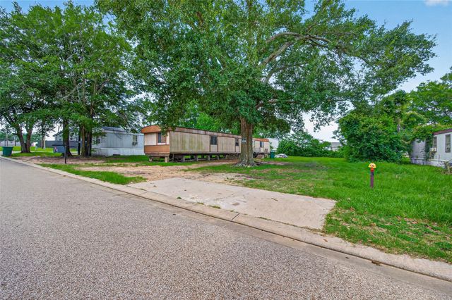 403 Young Street, Willis, TX 77378