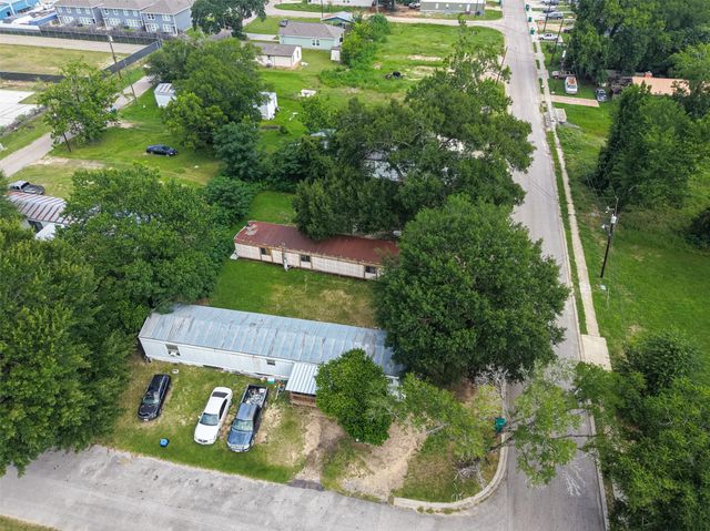 403 Young Street, Willis, TX 77378