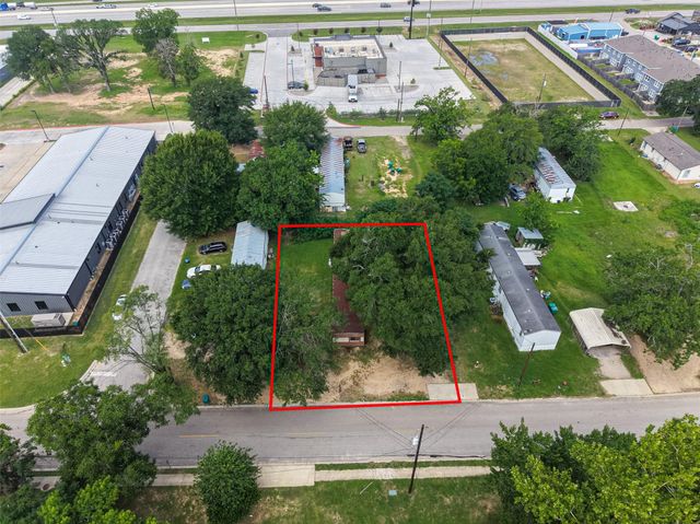 403 Young Street, Willis, TX 77378