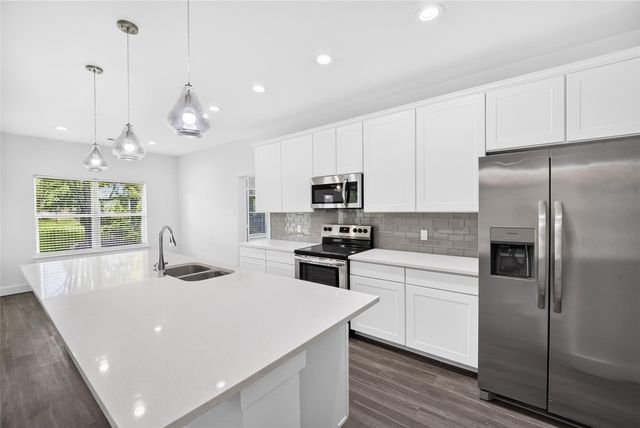 229 Blue Hill Drive, Montgomery, TX 77356