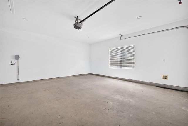 229 Blue Hill Drive, Montgomery, TX 77356