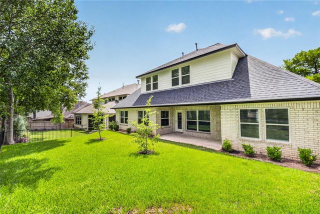 229 Blue Hill Drive, Montgomery, TX 77356