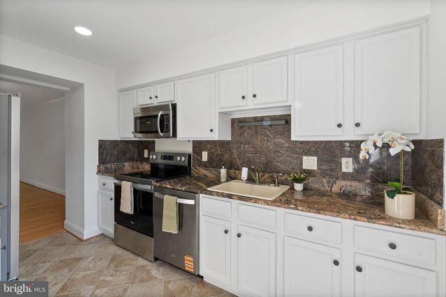 5926 POWELLS LANDING RD, Burke, VA 22015