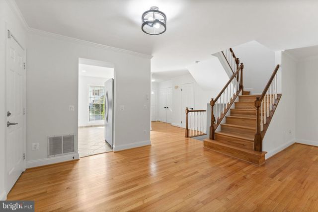 5926 POWELLS LANDING RD, Burke, VA 22015