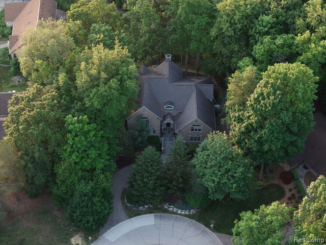 21480 Lujon Court, Northville, MI 48167