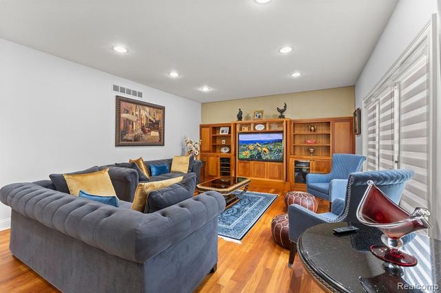 21480 Lujon Court, Northville, MI 48167