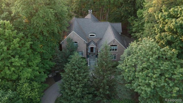 21480 Lujon Court, Northville, MI 48167