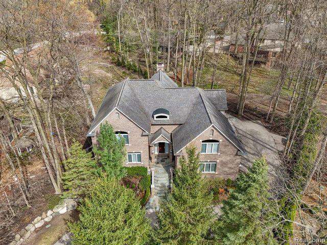 21480 Lujon Court, Northville, MI 48167