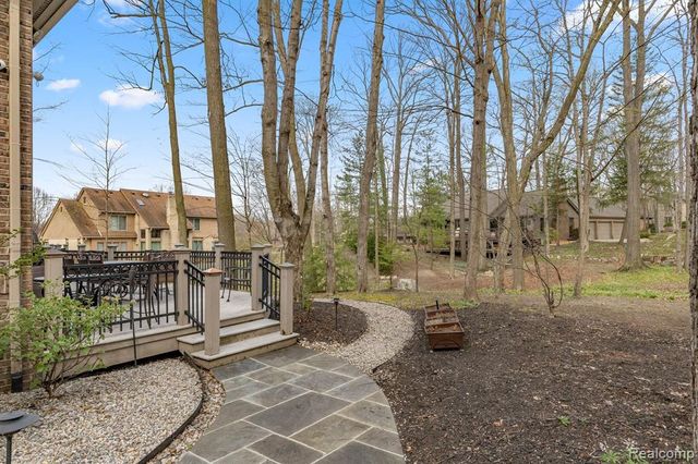 21480 Lujon Court, Northville, MI 48167