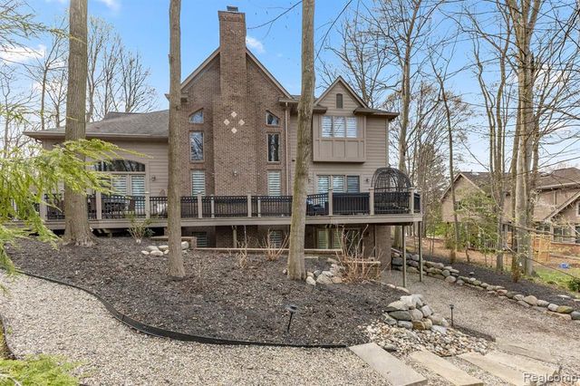 21480 Lujon Court, Northville, MI 48167