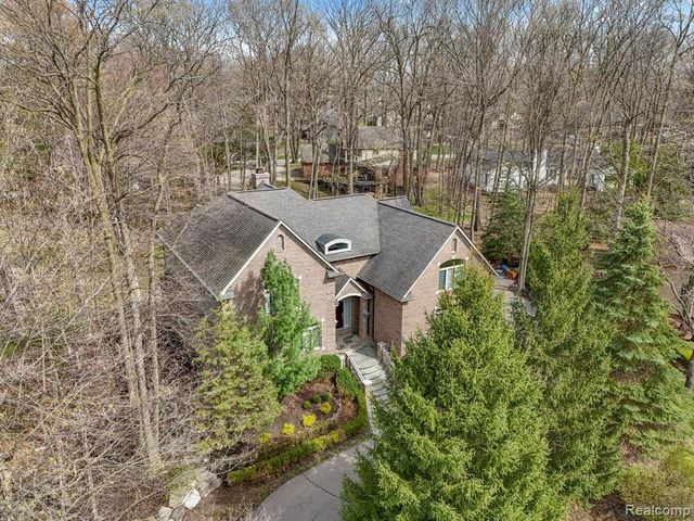 21480 Lujon Court, Northville, MI 48167