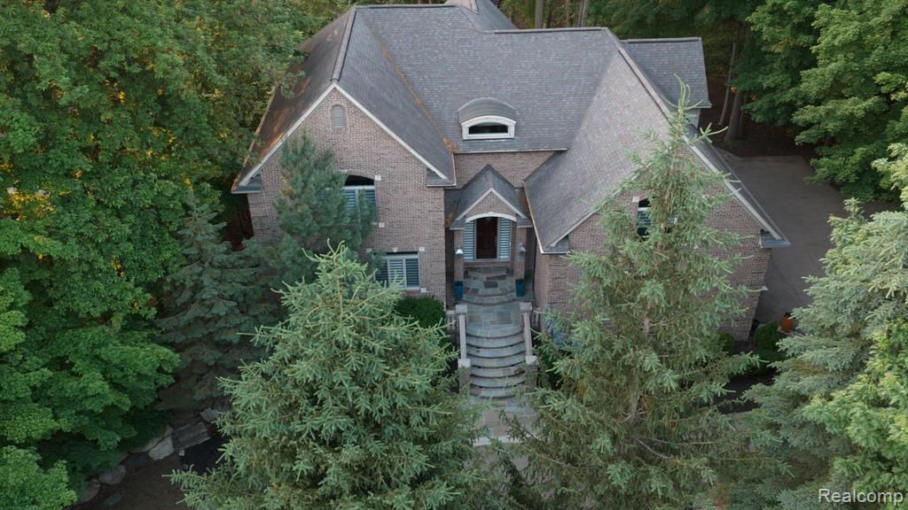 21480 Lujon Court, Northville, MI 48167