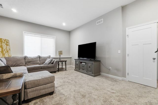 2716 Renaissance Boulevard, Middletown, OH 45005