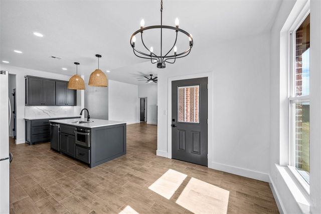 5701 Tadpole Dr, Elgin, OK 73538