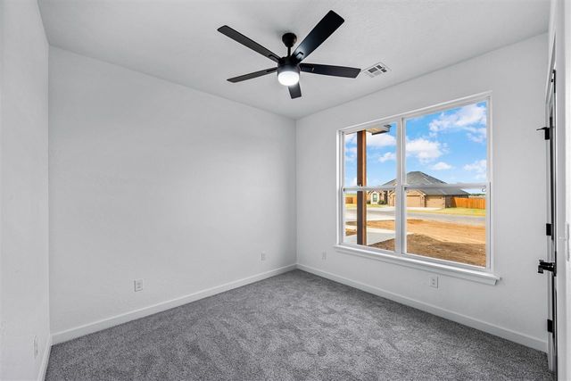 5701 Tadpole Dr, Elgin, OK 73538