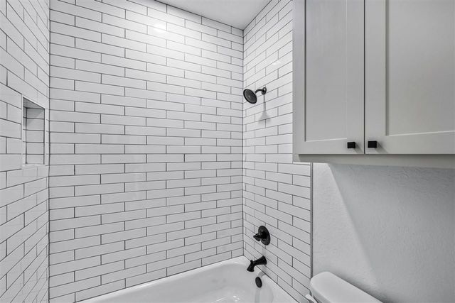 5701 Tadpole Dr, Elgin, OK 73538