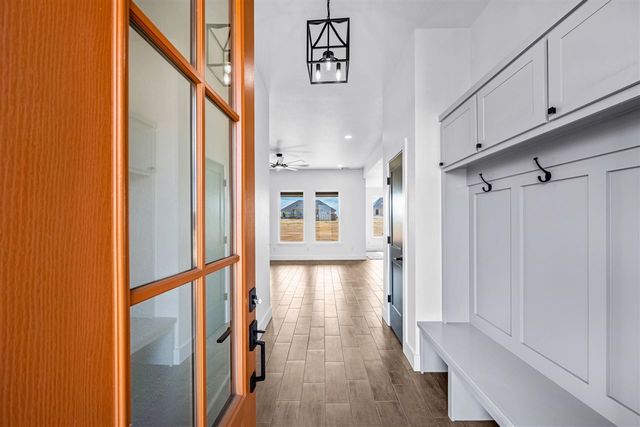 5701 Tadpole Dr, Elgin, OK 73538