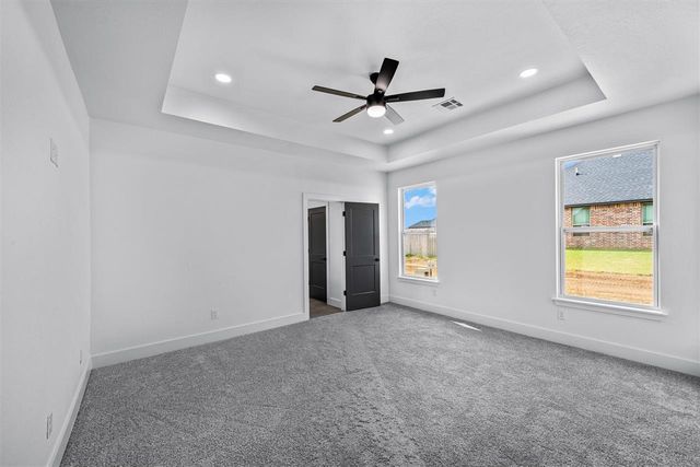 5701 Tadpole Dr, Elgin, OK 73538