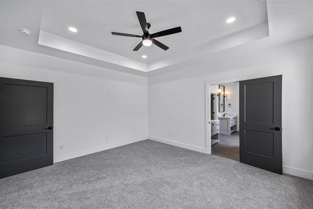 5701 Tadpole Dr, Elgin, OK 73538