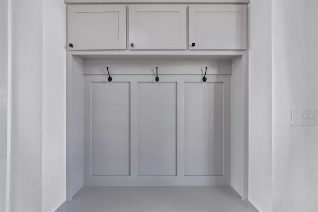 5701 Tadpole Dr, Elgin, OK 73538