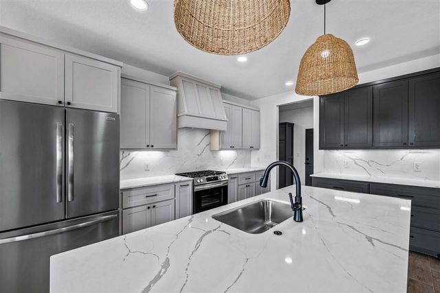 5701 Tadpole Dr, Elgin, OK 73538