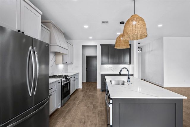 5701 Tadpole Dr, Elgin, OK 73538