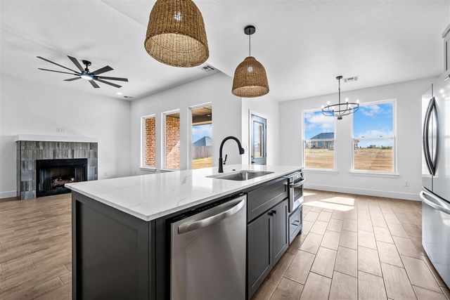 5701 Tadpole Dr, Elgin, OK 73538