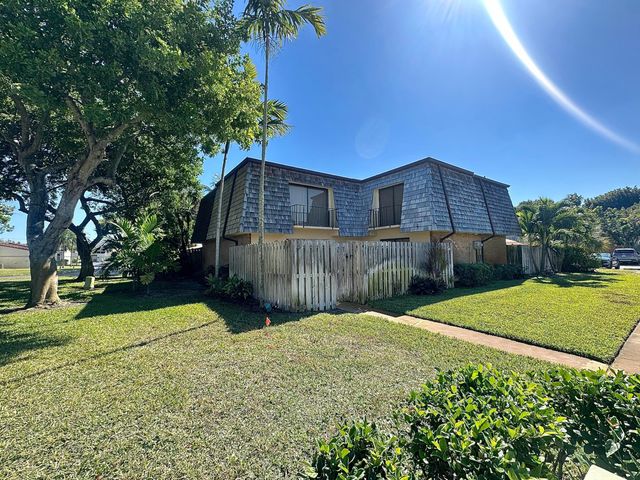 208 Lake Arbor Drive, Palm Springs, FL 33461