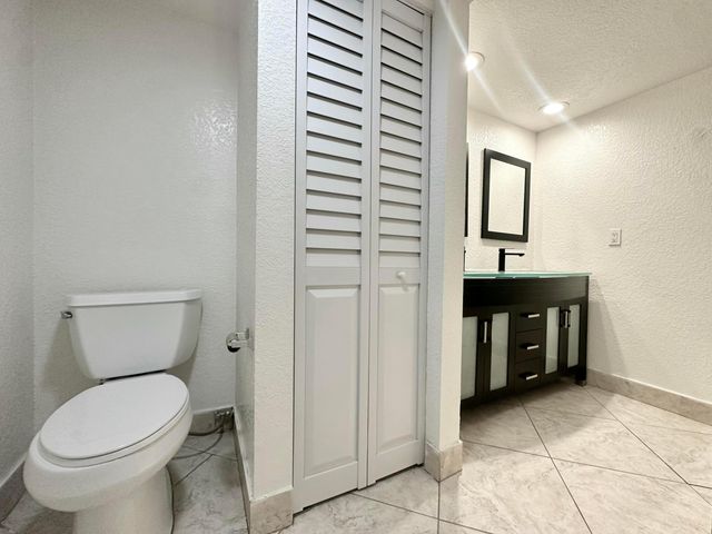 208 Lake Arbor Drive, Palm Springs, FL 33461