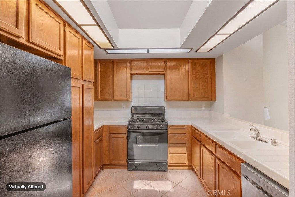 Image 6 of property listing at 4900 N Grand 140, Covina, CA 91724