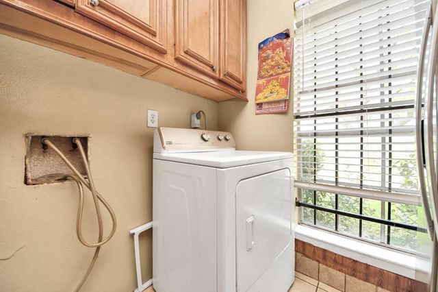 7747 Leonora, Houston, TX 77061