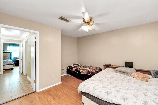 7747 Leonora, Houston, TX 77061