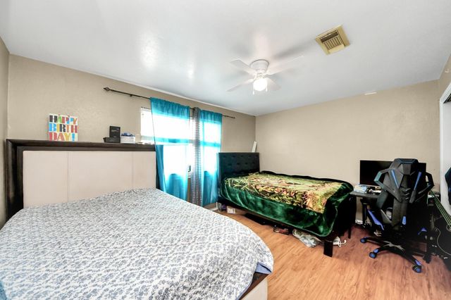 7747 Leonora, Houston, TX 77061