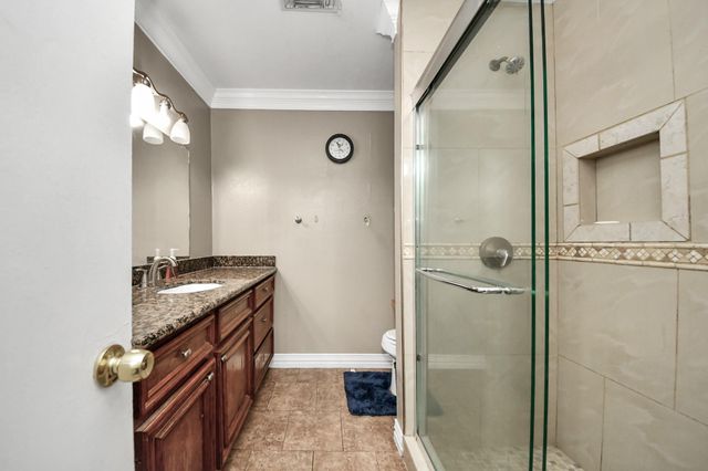 7747 Leonora, Houston, TX 77061