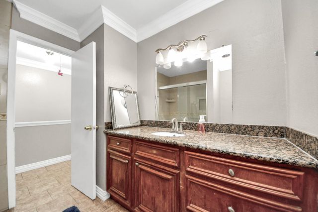 7747 Leonora, Houston, TX 77061