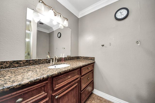 7747 Leonora, Houston, TX 77061