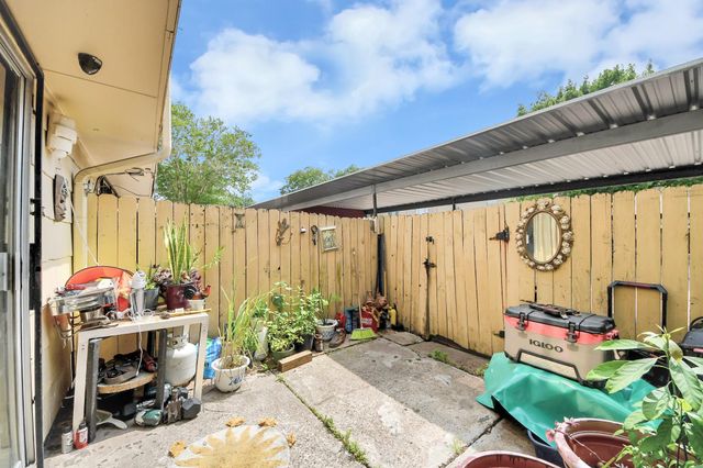 7747 Leonora, Houston, TX 77061