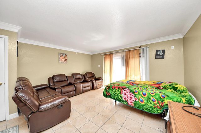7747 Leonora, Houston, TX 77061