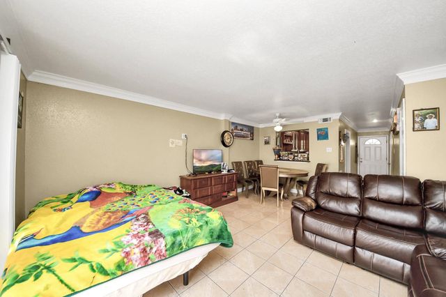 7747 Leonora, Houston, TX 77061