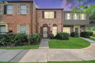 7747 Leonora, Houston, TX 77061