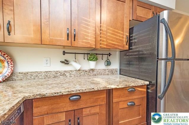 57 Oriole Drive, Other Nj Counties, NJ 07840