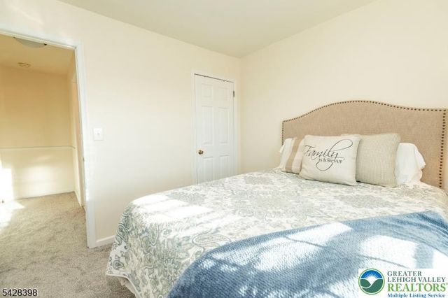 57 Oriole Drive, Other Nj Counties, NJ 07840