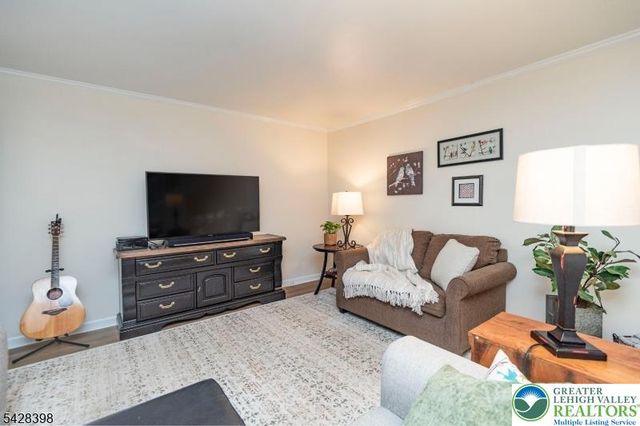 57 Oriole Drive, Other Nj Counties, NJ 07840