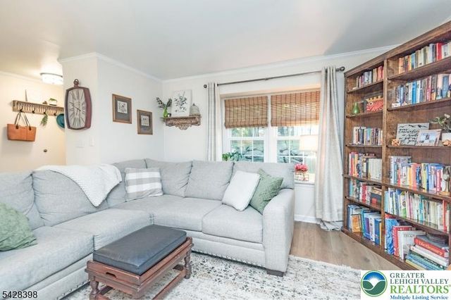 57 Oriole Drive, Other Nj Counties, NJ 07840