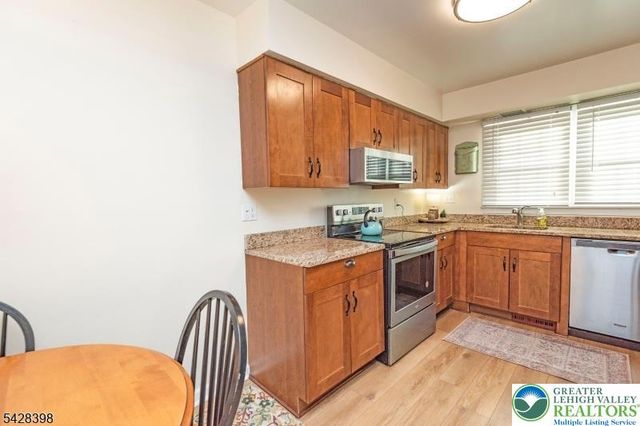 57 Oriole Drive, Other Nj Counties, NJ 07840
