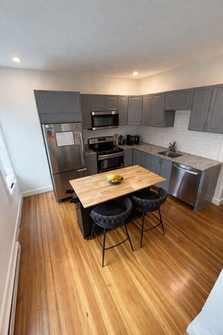 622 Columbia Rd 4, Boston, MA 02125