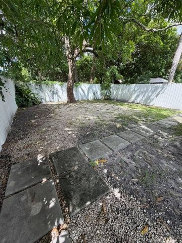 527 NW 91st Street 2, Miami, FL 33150