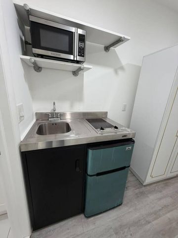 527 NW 91st Street 2, Miami, FL 33150