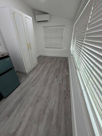 527 NW 91st Street 2, Miami, FL 33150